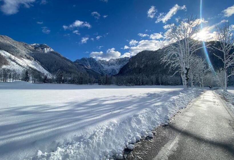 تختخواب و صبحانه Rooms Kočna