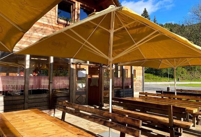 تختخواب و صبحانه Rooms Kočna