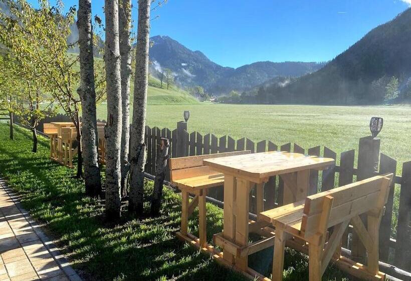 تختخواب و صبحانه Rooms Kočna