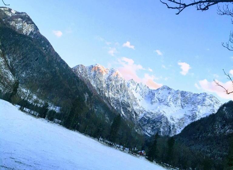 تختخواب و صبحانه Rooms Kočna