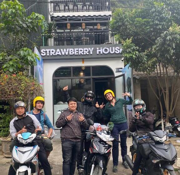 تختخواب و صبحانه Strawberry House , Tour & Motorbikes Rentel