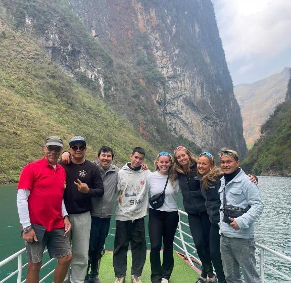 تختخواب و صبحانه Strawberry House , Tour & Motorbikes Rentel