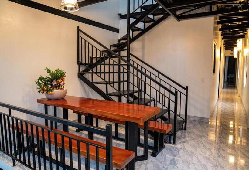 تختخواب و صبحانه Strawberry House , Tour & Motorbikes Rentel