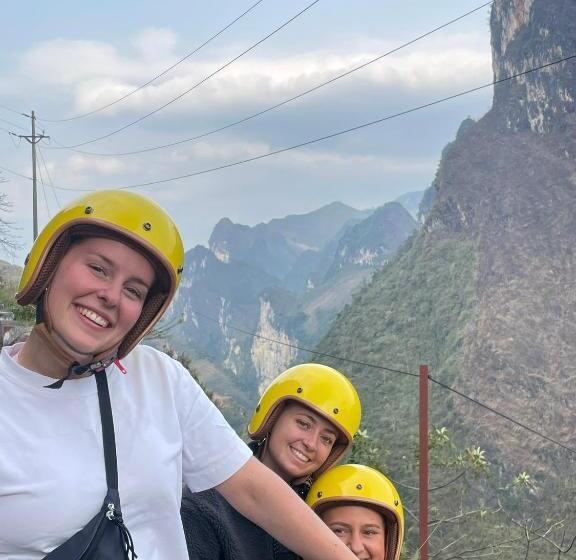 تختخواب و صبحانه Strawberry House , Tour & Motorbikes Rentel