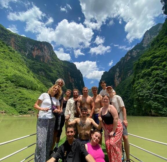 تختخواب و صبحانه Strawberry House , Tour & Motorbikes Rentel