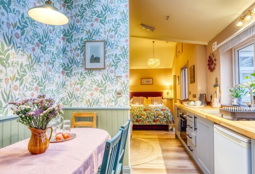 مبيت وإفطار The Bluebell