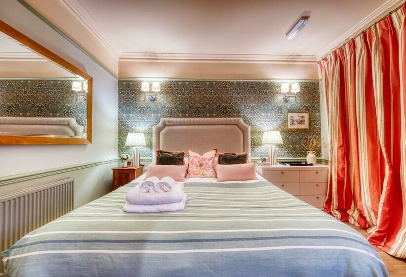 مبيت وإفطار The Bluebell