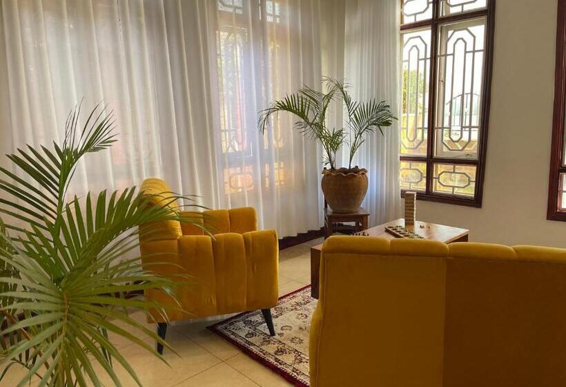 تختخواب و صبحانه The Jewel And The Lake