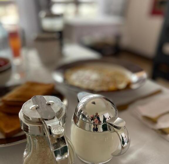 تختخواب و صبحانه The Jewel And The Lake