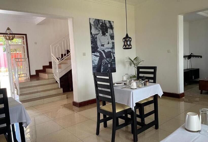 تختخواب و صبحانه The Jewel And The Lake