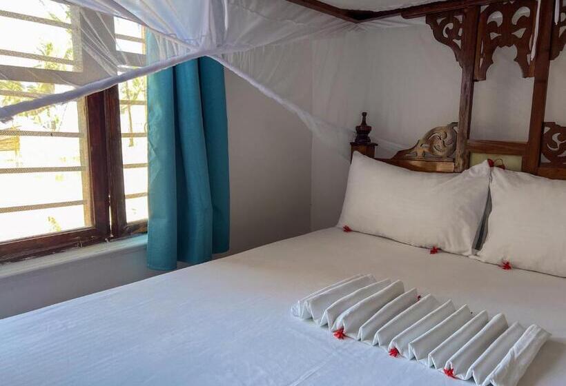 Bed and Breakfast Tropical Yellow Beach Nest