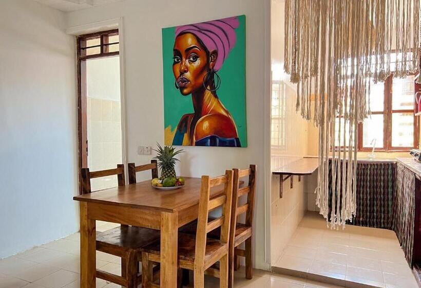 Bed and Breakfast Tropical Yellow Beach Nest