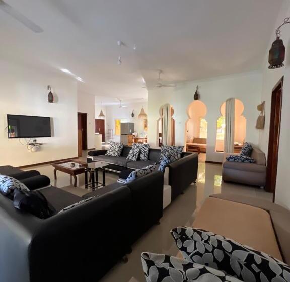 مبيت وإفطار Ukaya Villa