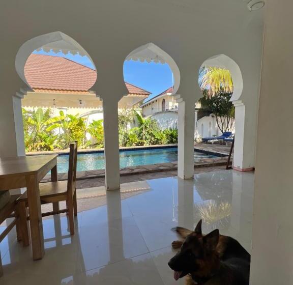 مبيت وإفطار Ukaya Villa