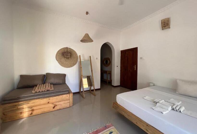 مبيت وإفطار Ukaya Villa