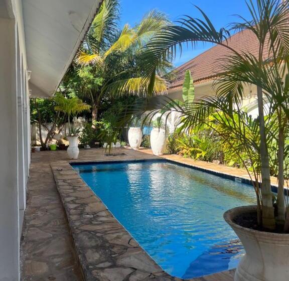 مبيت وإفطار Ukaya Villa