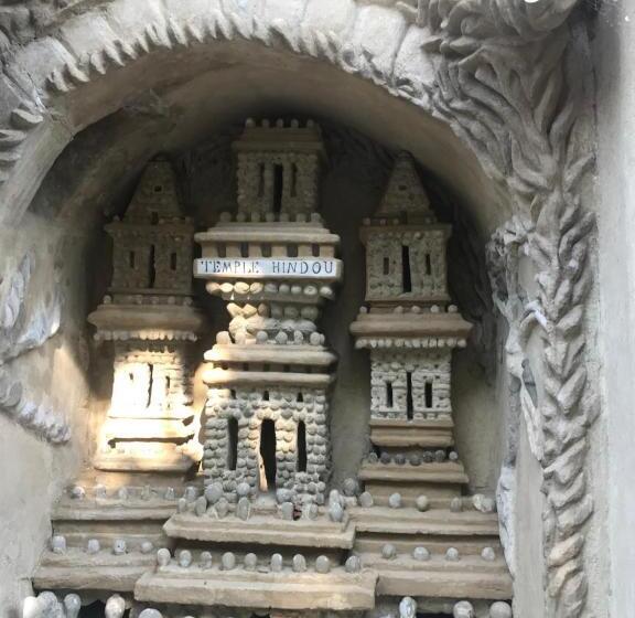 Bed and Breakfast Villa De Garrigue