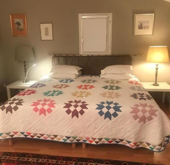 Bed and Breakfast Villa De Garrigue