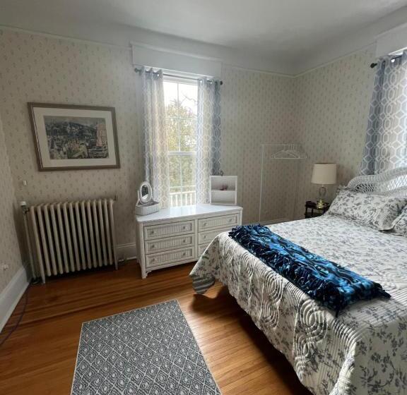 Century Elms Bed And Breakfast