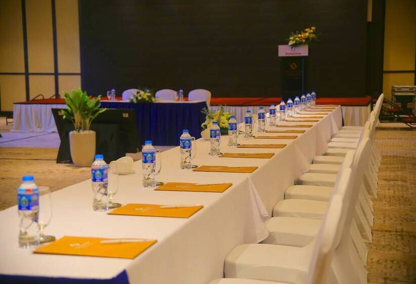 Emerald Ho Tram Resort