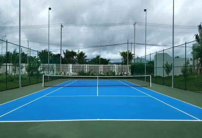 Emerald Ho Tram Resort