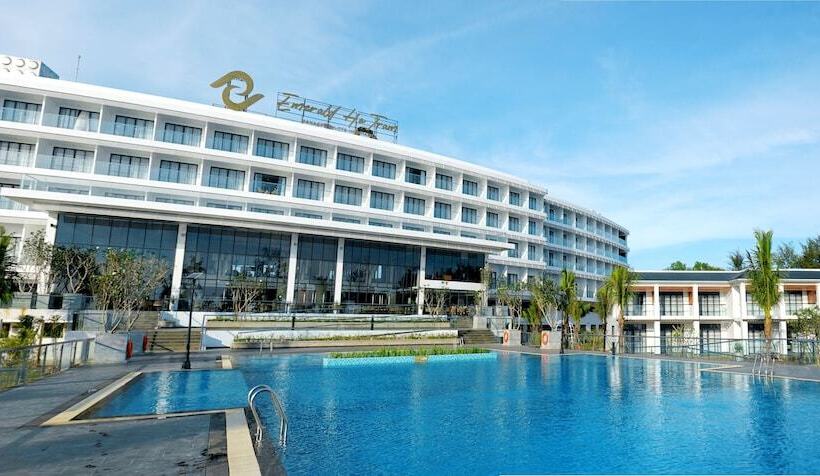 Emerald Ho Tram Resort