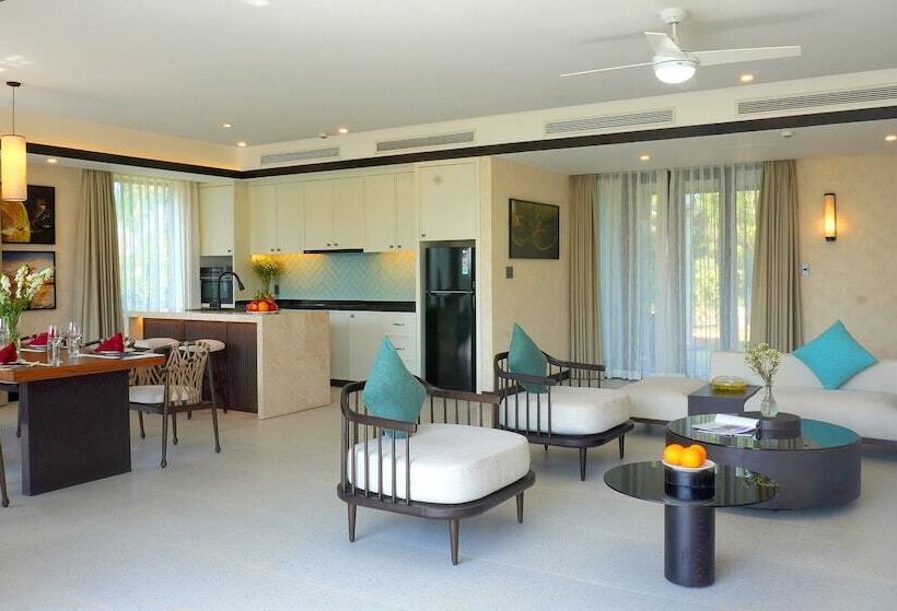 Emerald Ho Tram Resort