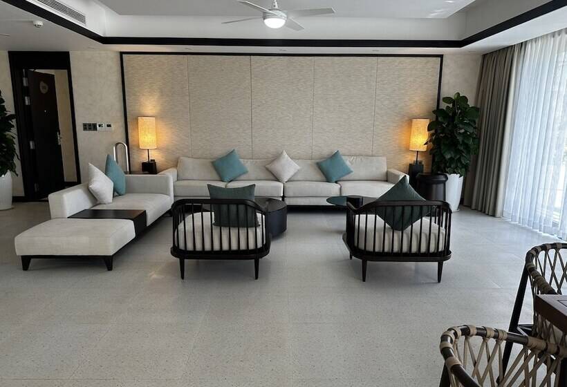 Emerald Ho Tram Resort