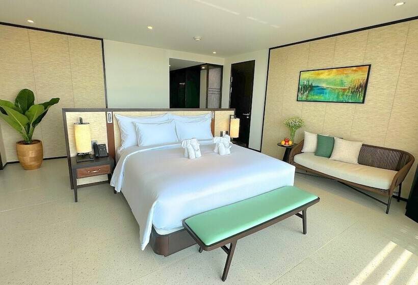 Emerald Ho Tram Resort