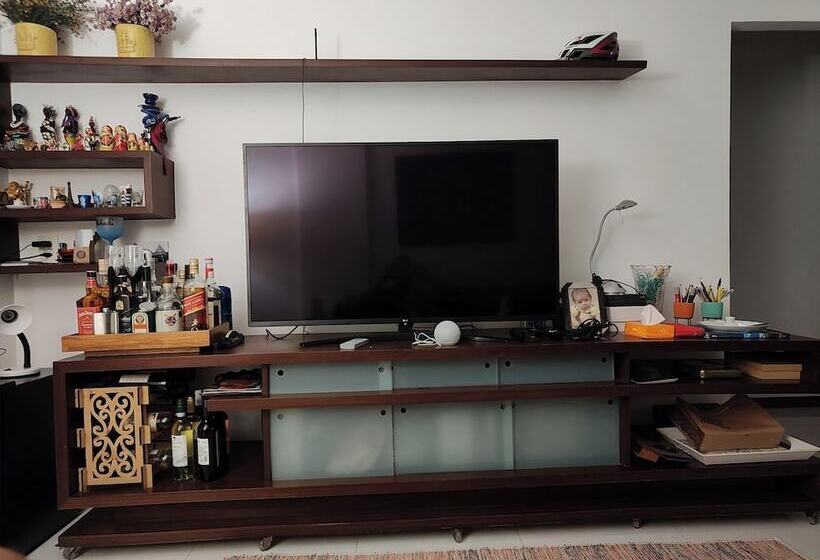 Hostel For One Com Quarto De Solteiro E Banheiro Privativos