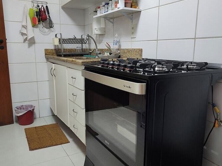Hostel For One Com Quarto De Solteiro E Banheiro Privativos