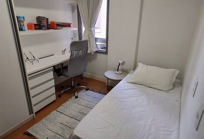 Hostel For One Com Quarto De Solteiro E Banheiro Privativos