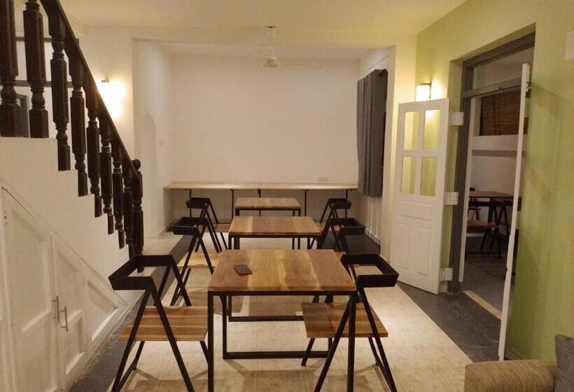 ホテル Anchorage Mirissa