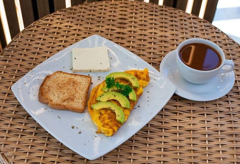 בית מלון כפרי Balmoral Plaza