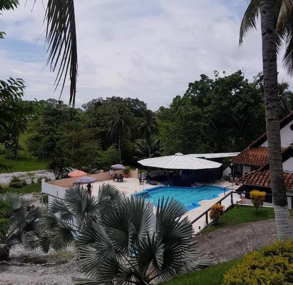 호텔 Campestre El Refugio De Las Guacamayas