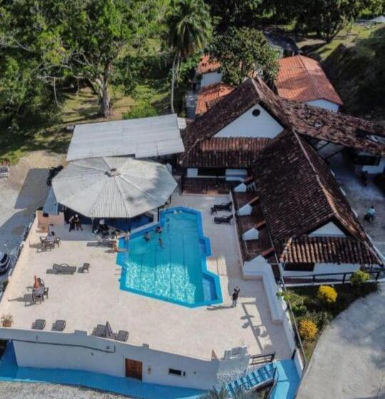 호텔 Campestre El Refugio De Las Guacamayas