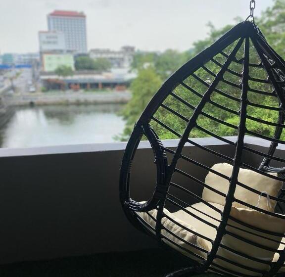 בית מלון כפרי Chanmel Riverside