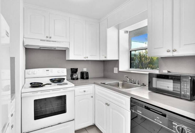 فندق Coastal Sunset