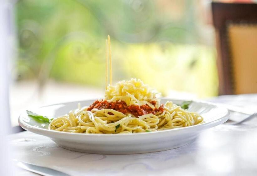 هتل Complexe El Bassatine