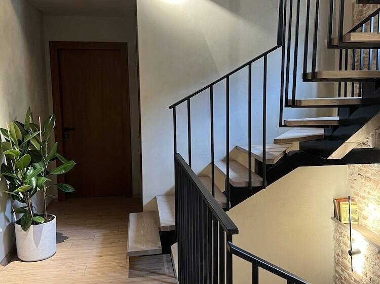 호텔 Faces & Places Boutique