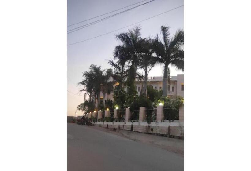 בית מלון כפרי Fort View Madhya Pradesh