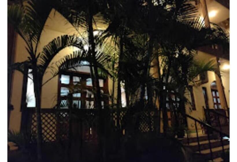 בית מלון כפרי Fort View Madhya Pradesh