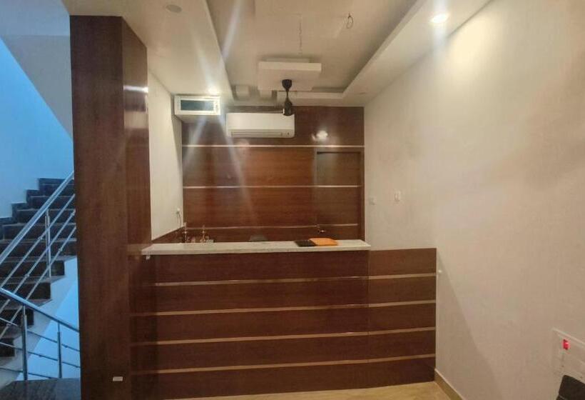 فندق Fortune Residency