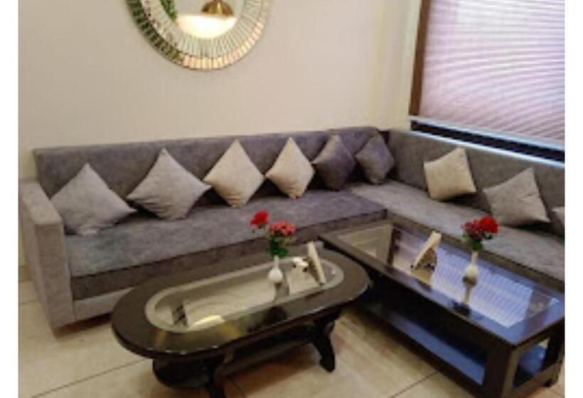 호텔 Giri Palace Madhya Pradesh