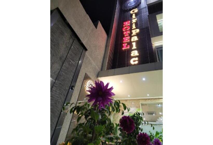 호텔 Giri Palace Madhya Pradesh