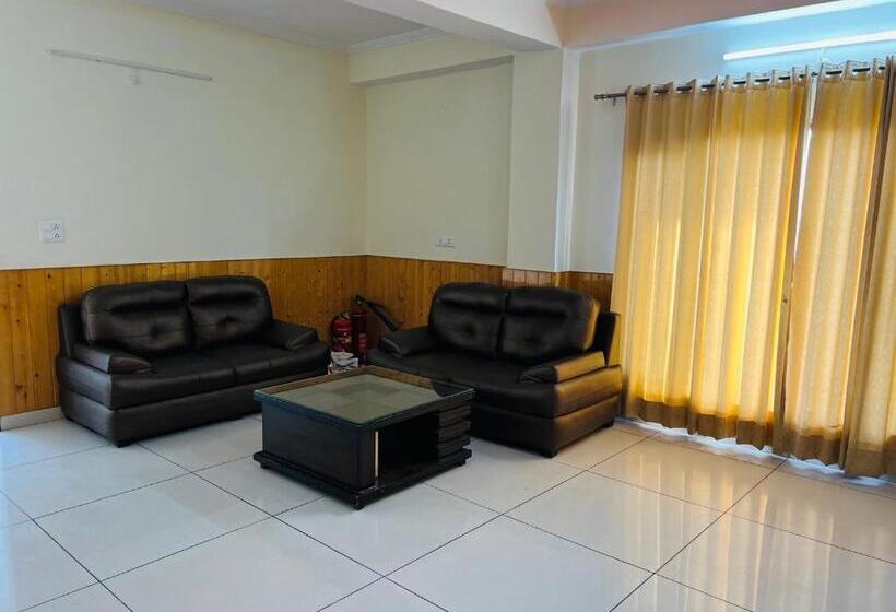 فندق Radiance Regency Resort Chail