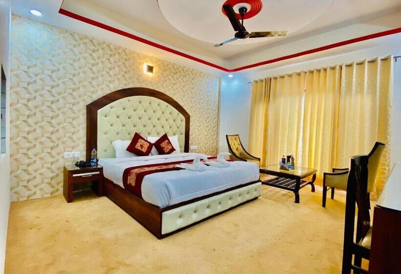 فندق Radiance Regency Resort Chail