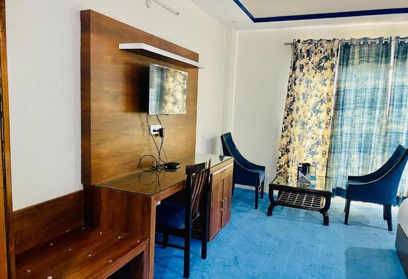 فندق Radiance Regency Resort Chail