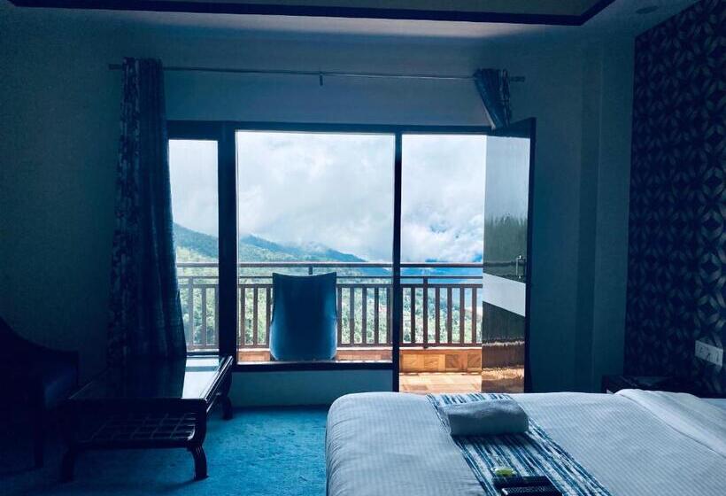 فندق Radiance Regency Resort Chail