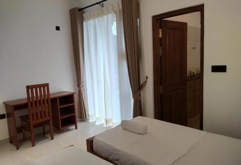 Отель Kandy Lotus